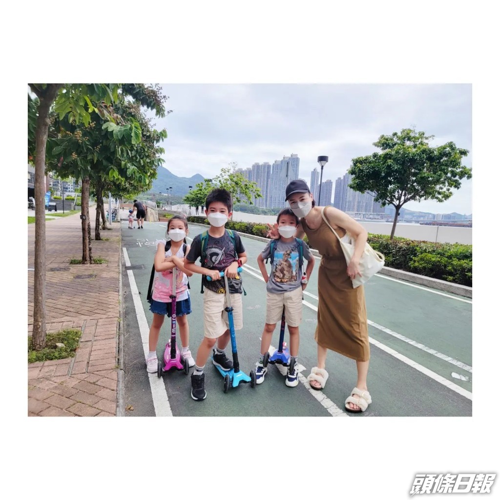 日前陳茵媺難得放假一天，湊住三個小朋友去海旁玩。